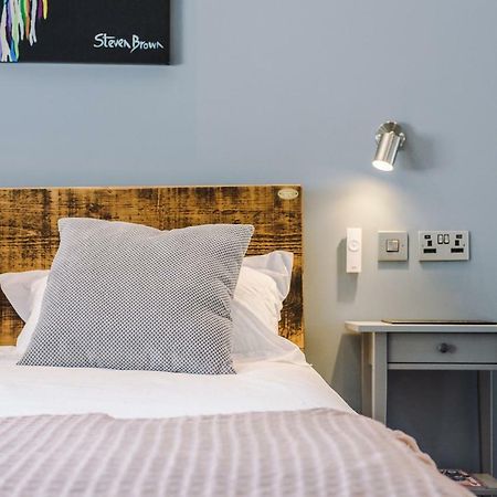 Lymm Boutique Rooms エクステリア 写真